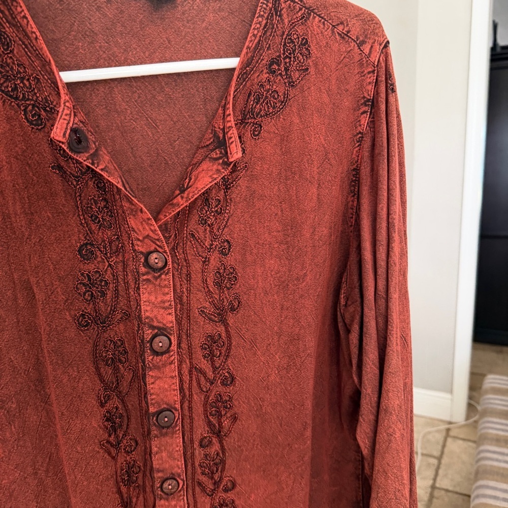 Embroidered Rust Button-Front Tunic Top - Picture 8 of 9